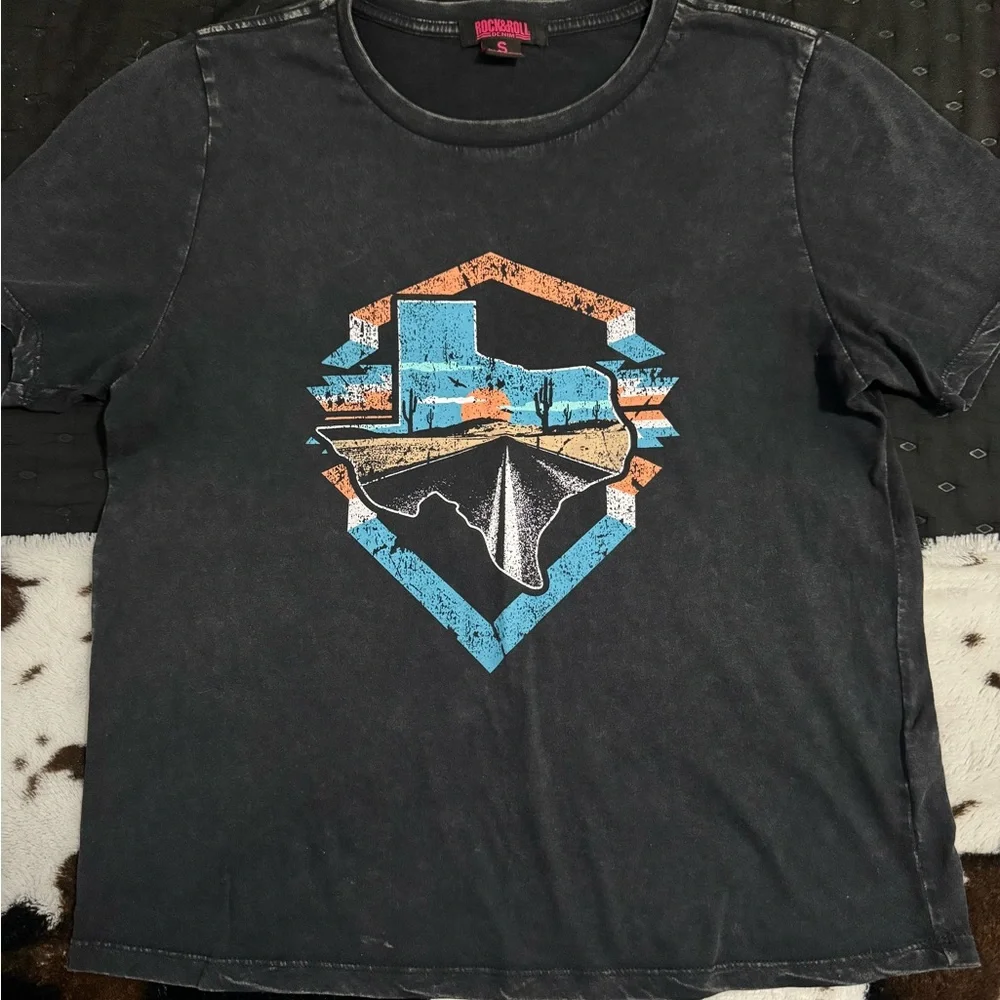 T-Shirt - Picture 3 of 5